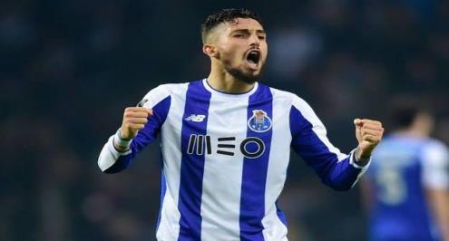 مانشستر يونايتد يضم المدافع البرازيلي تيليس من بورتو